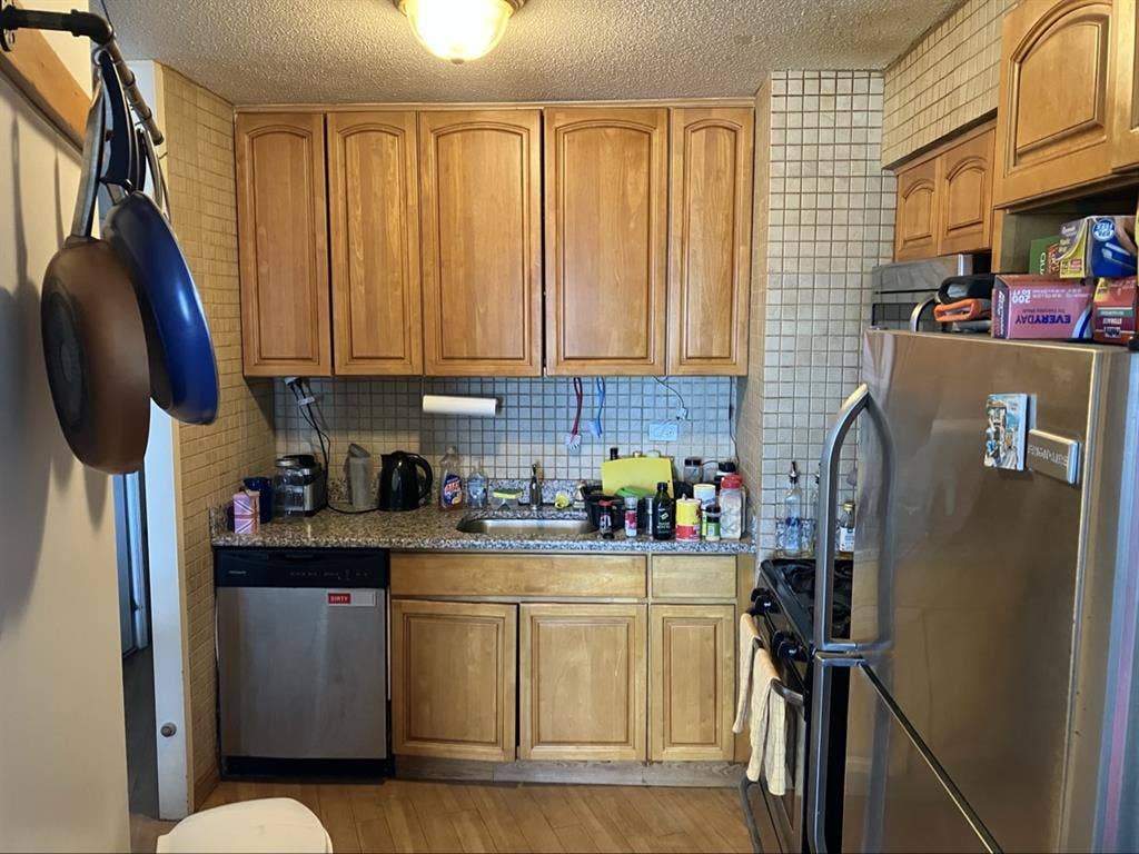 Seeking roommate for 3rd bedroom