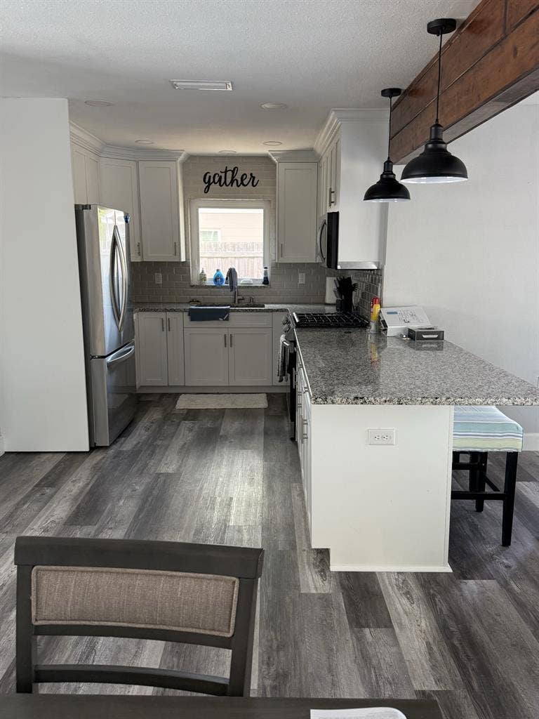 Looking for a third roommate!!!