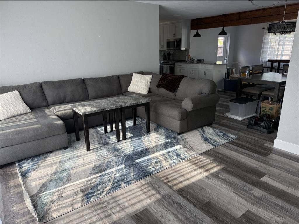 Looking for a third roommate!!!