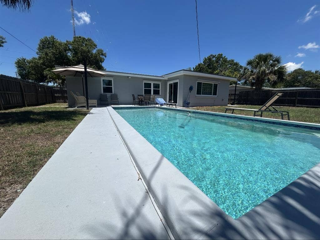 Looking for a third roommate!!!