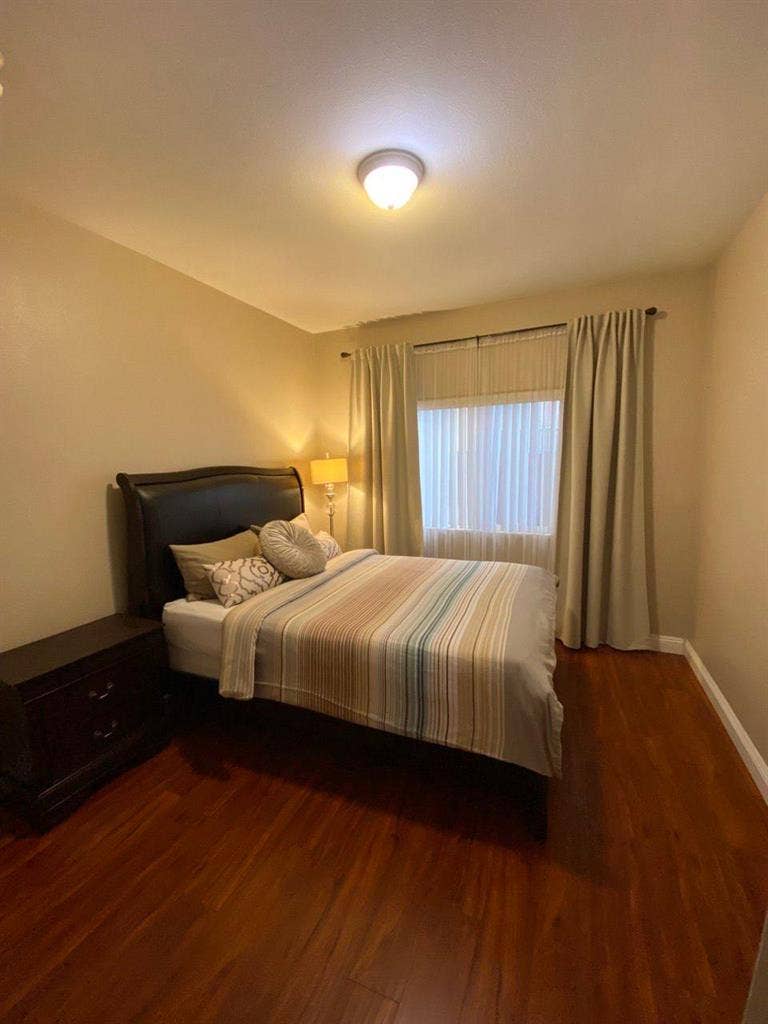🏡 Furnished Rooms in Canoga Park