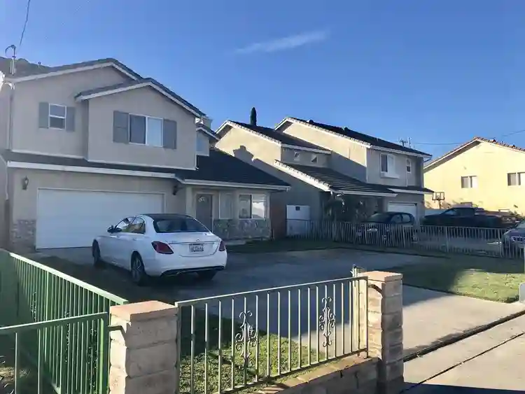🏡 Furnished Rooms in Canoga Park
