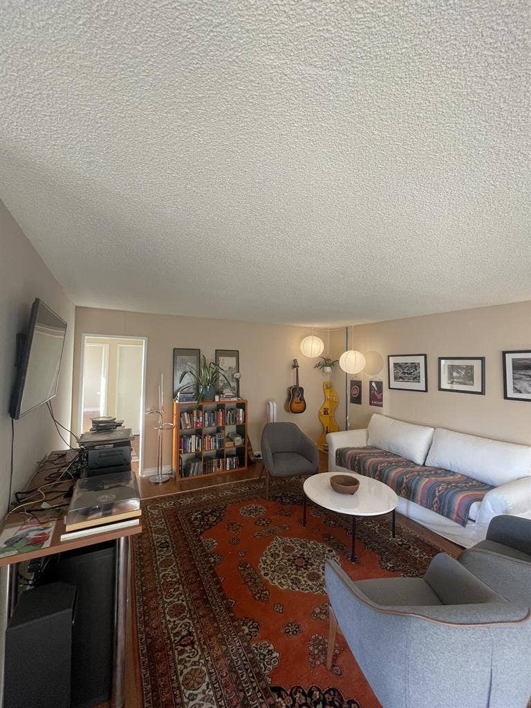 Bed and Bathroom for Rent (2br/2ba)