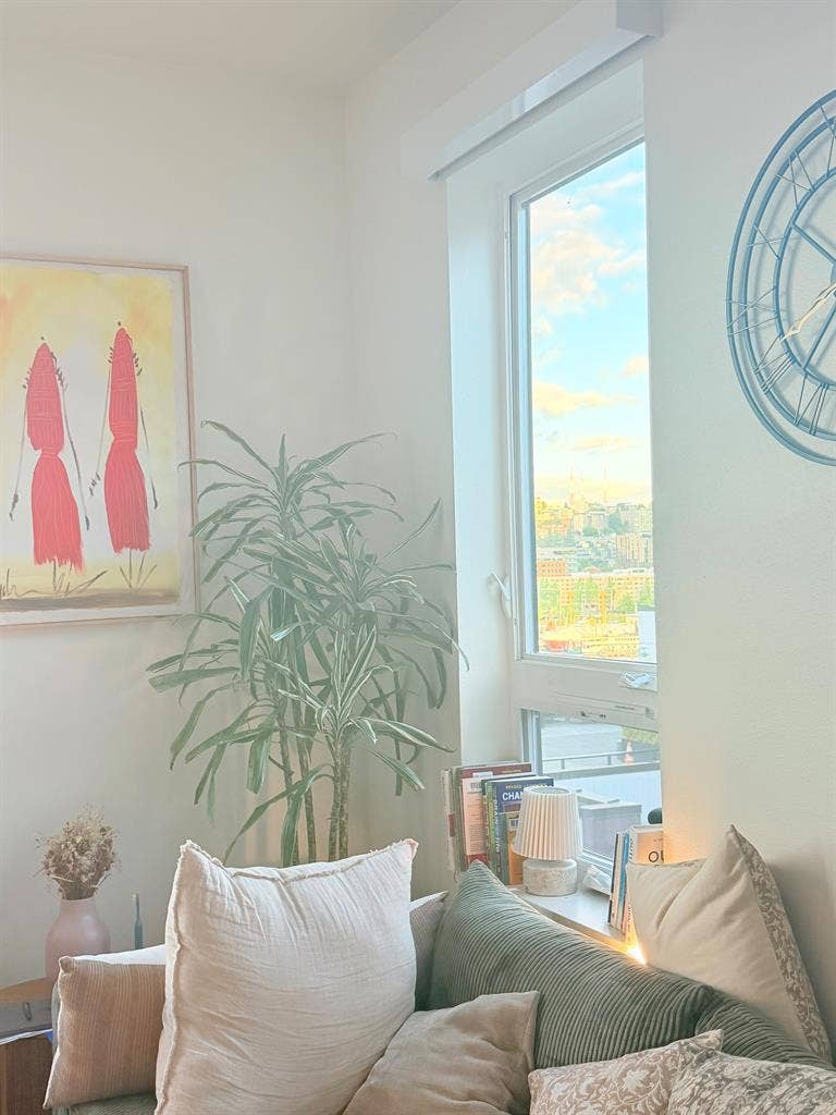 Sublease 2B2B Lake Front Unit