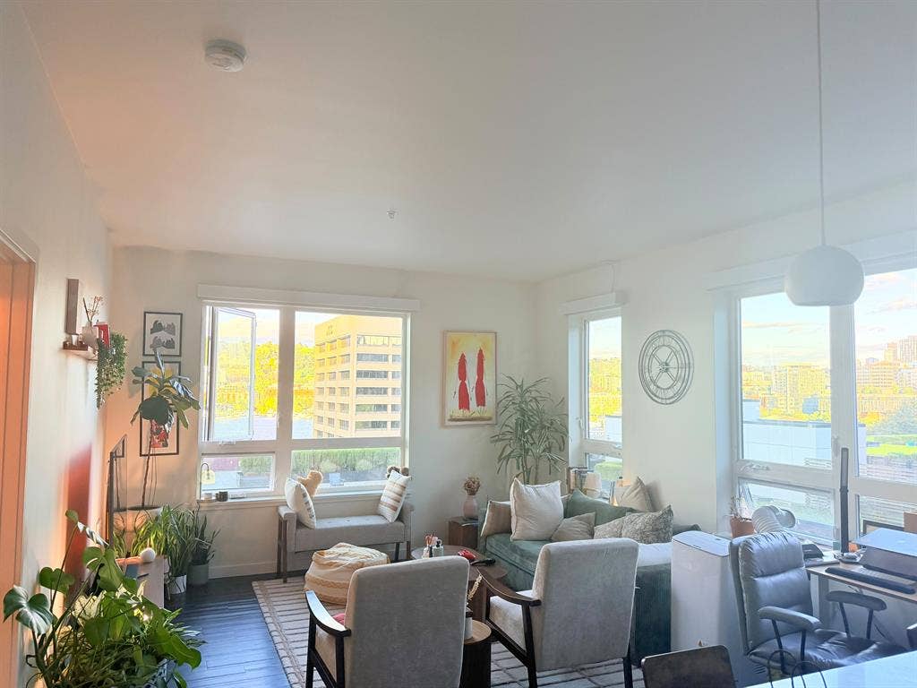 Sublease 2B2B Lake Front Unit