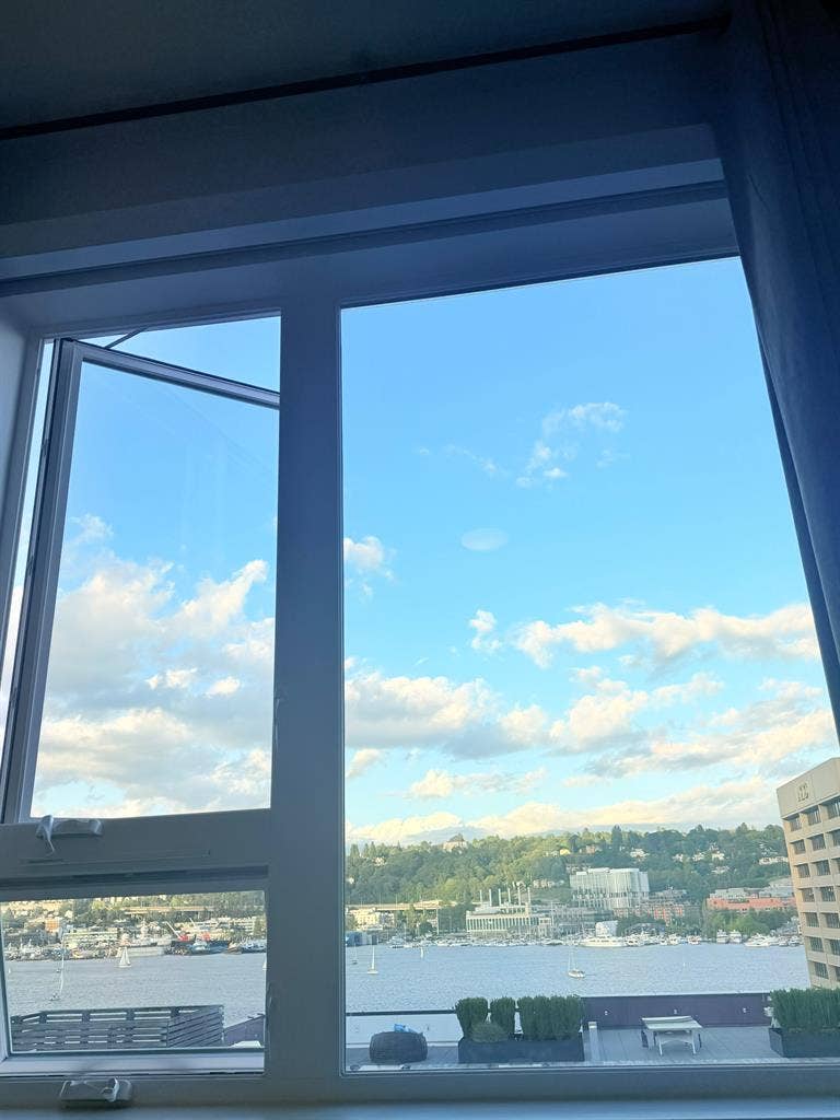 Sublease 2B2B Lake Front Unit