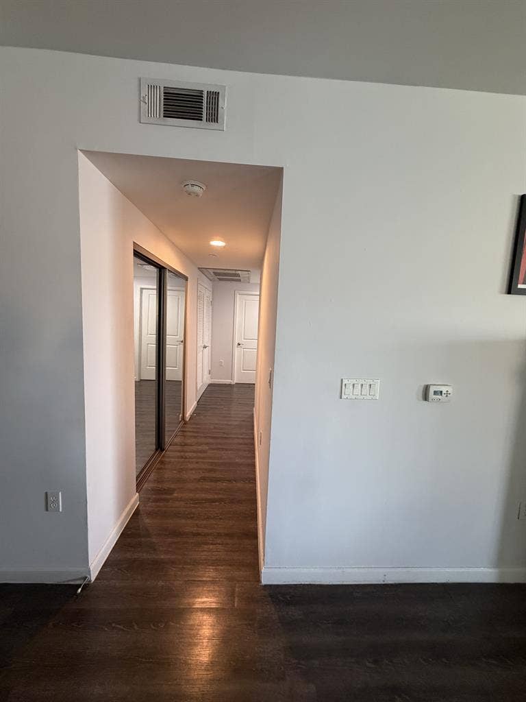 Room for Rent w/ Shared Bath 91343