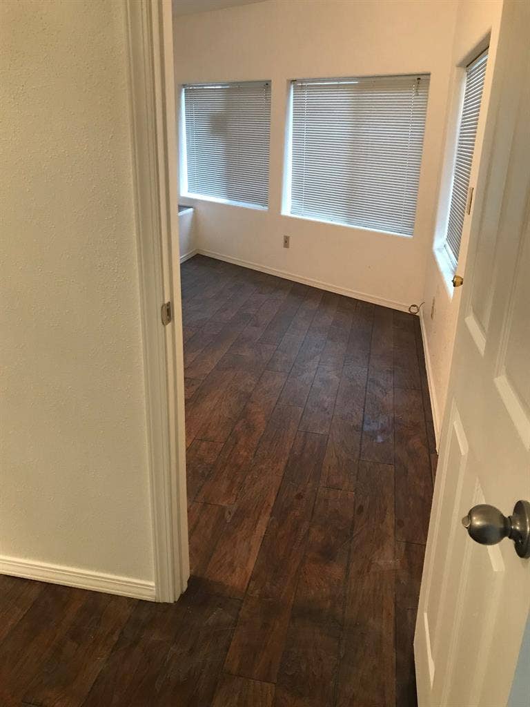 West Vancouver WA Room Available