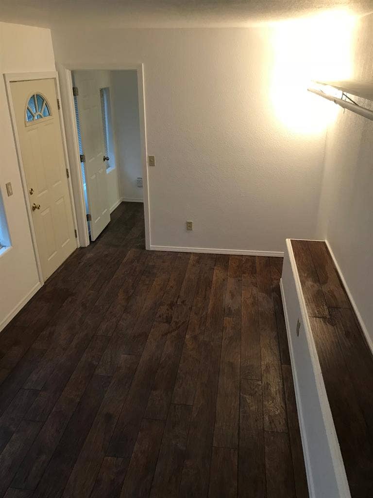 West Vancouver WA Room Available