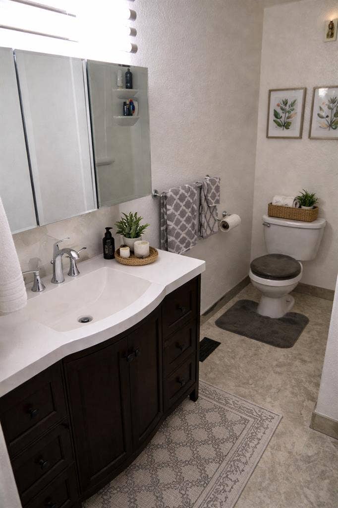 West Vancouver WA Room Available