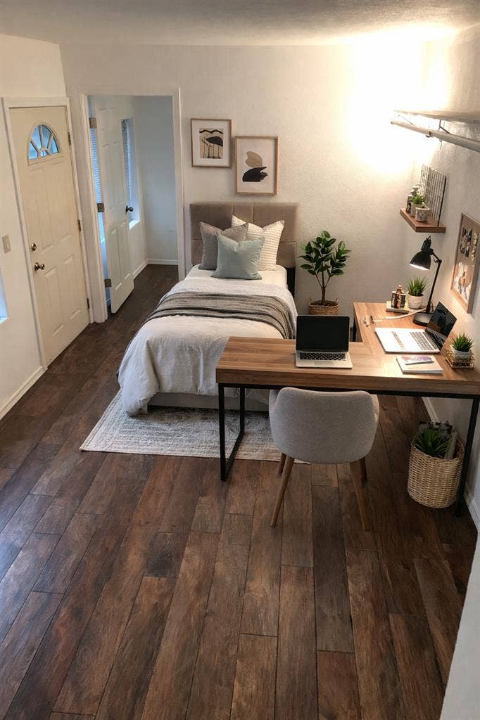 West Vancouver WA Room Available