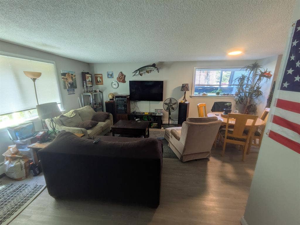 Cheap room available July 1st