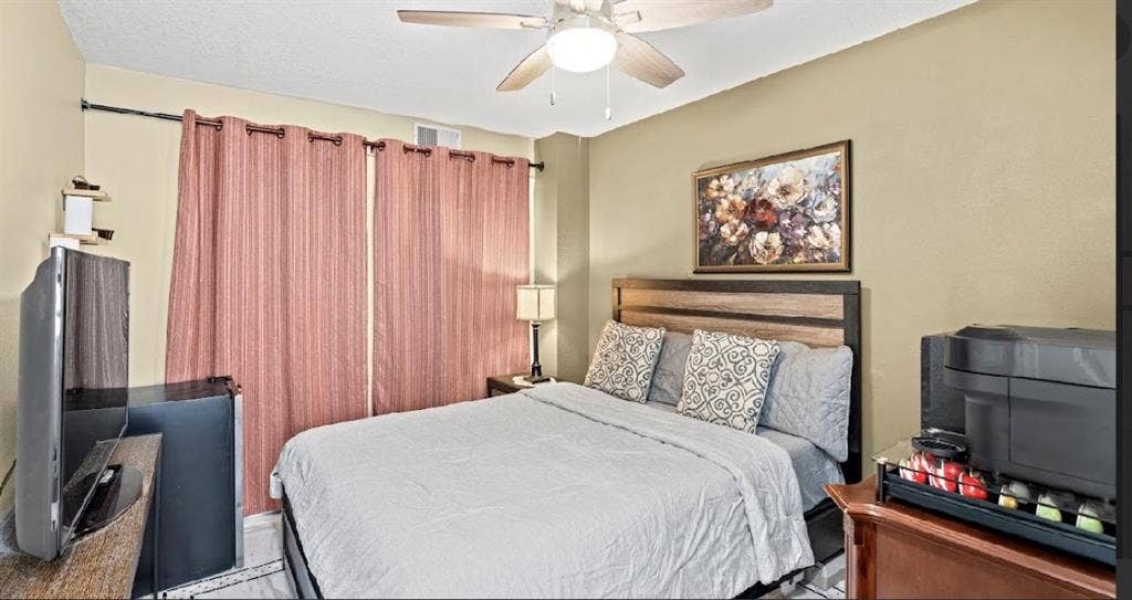 CHARMING FULLY FURNISHED STUDIO
