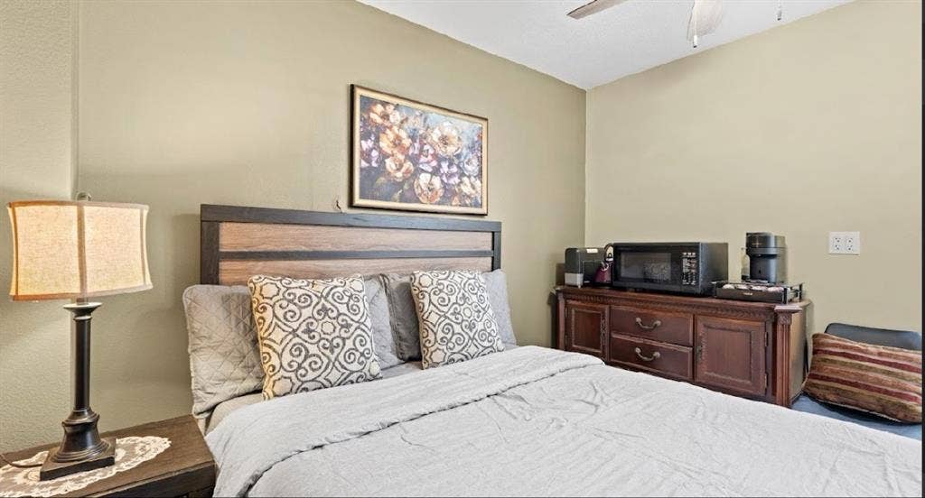 CHARMING FULLY FURNISHED STUDIO