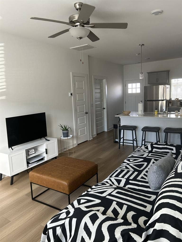Quiet Home - Room for Rent