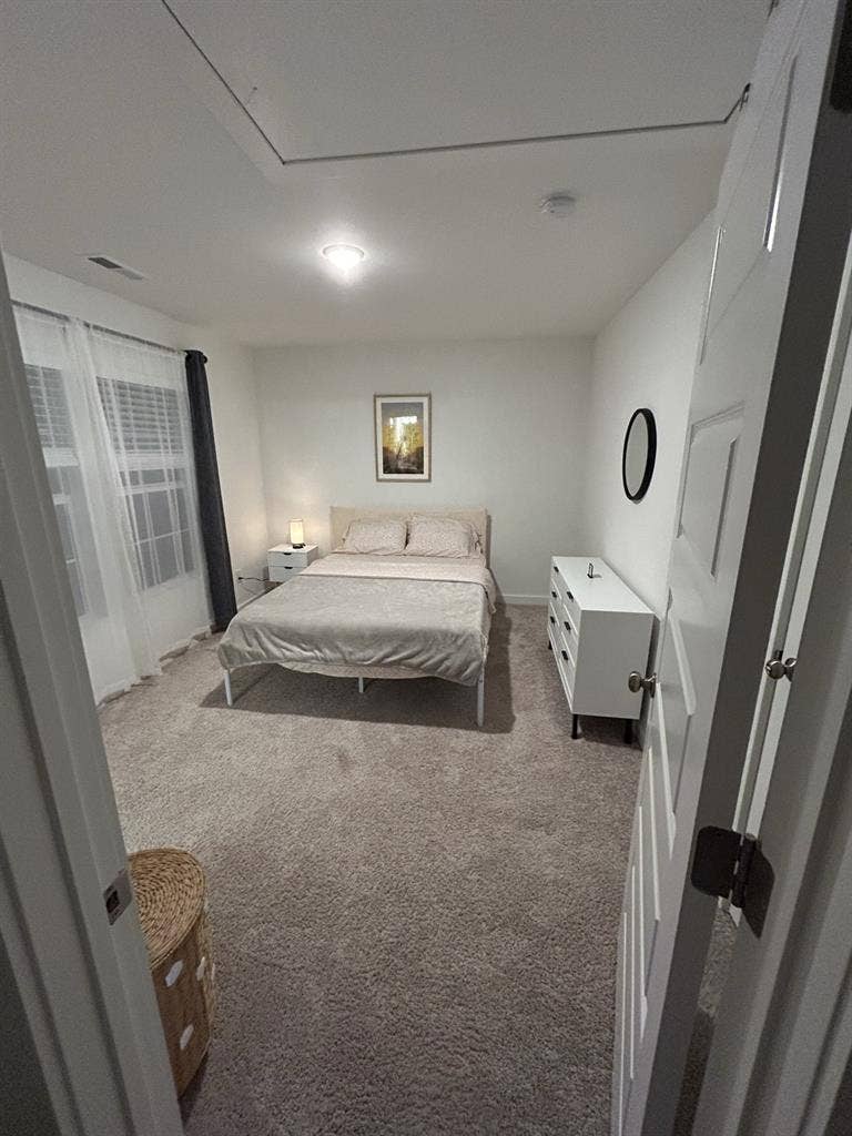 Quiet Home - Room for Rent