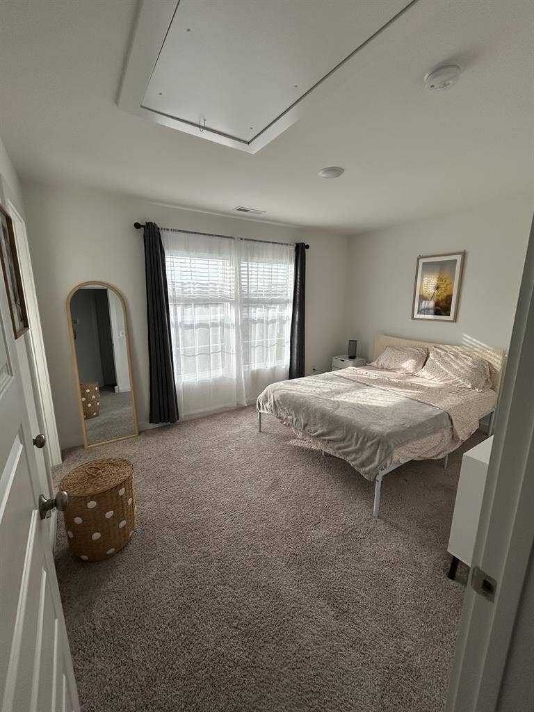 Quiet Home - Room for Rent