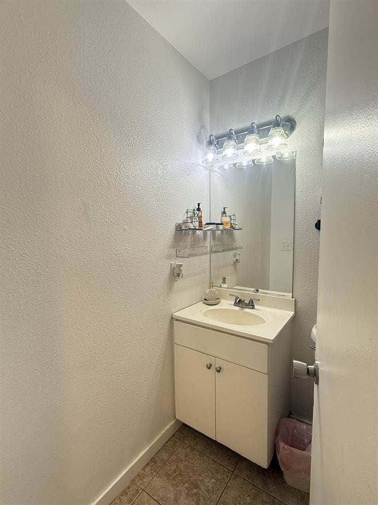 Bedroom with utilities included