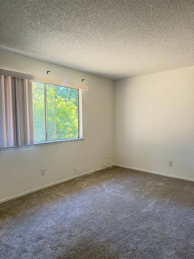 Bedroom with utilities included