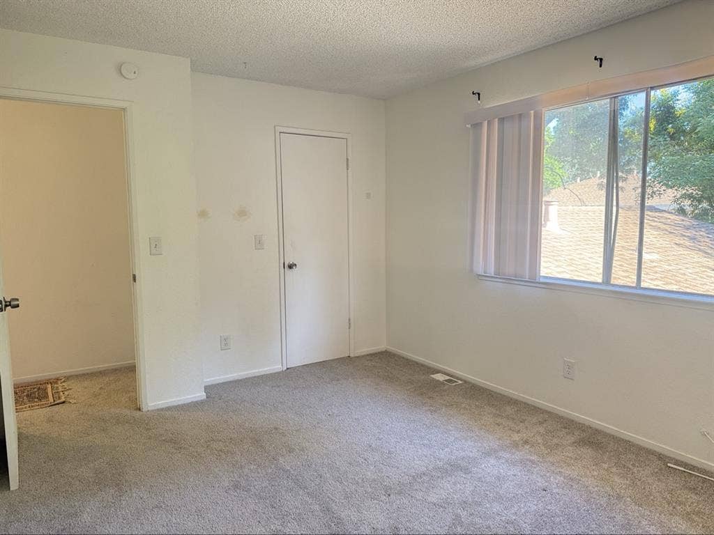 Bedroom with utilities included