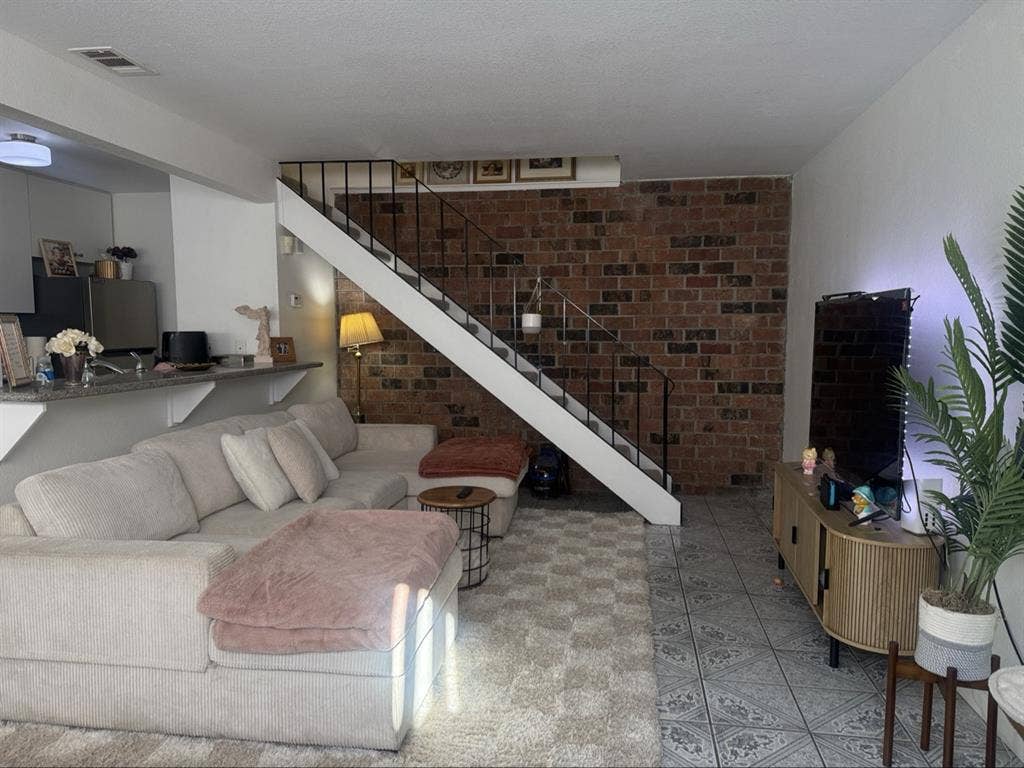 Bedroom with utilities included