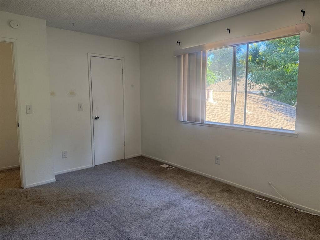Bedroom with utilities included