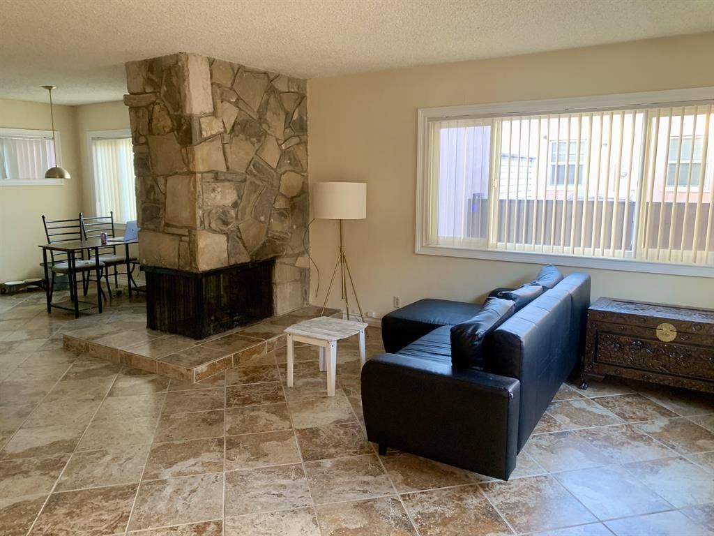 Two spacious rooms Beach life!!
