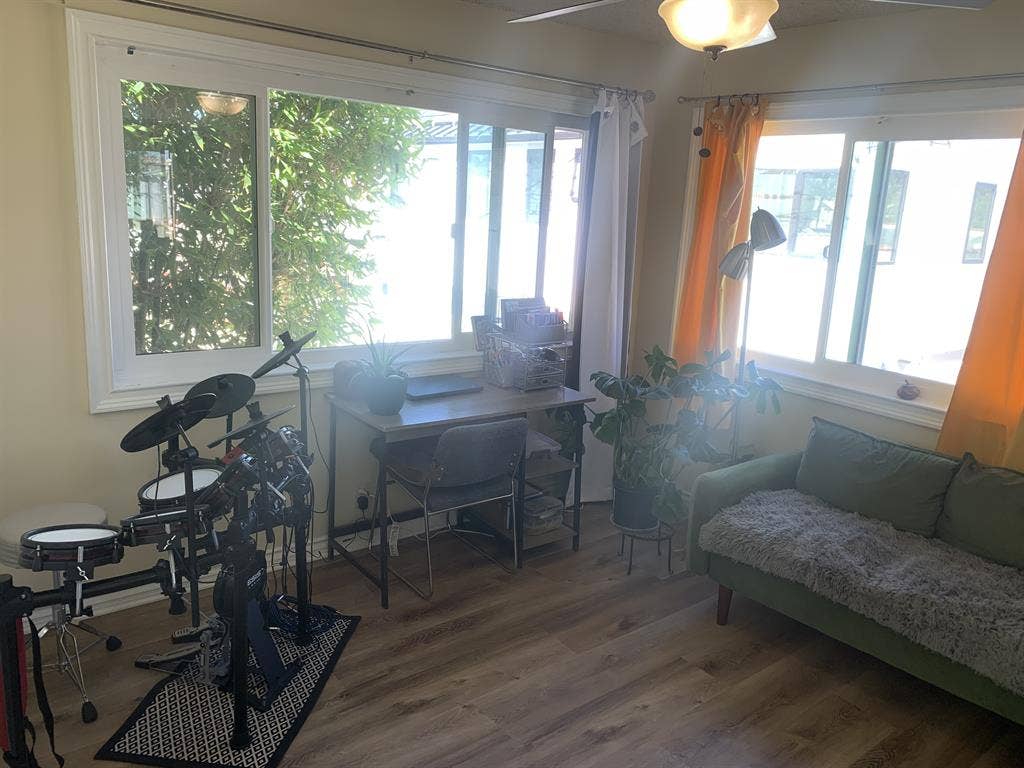 Two spacious rooms Beach life!!