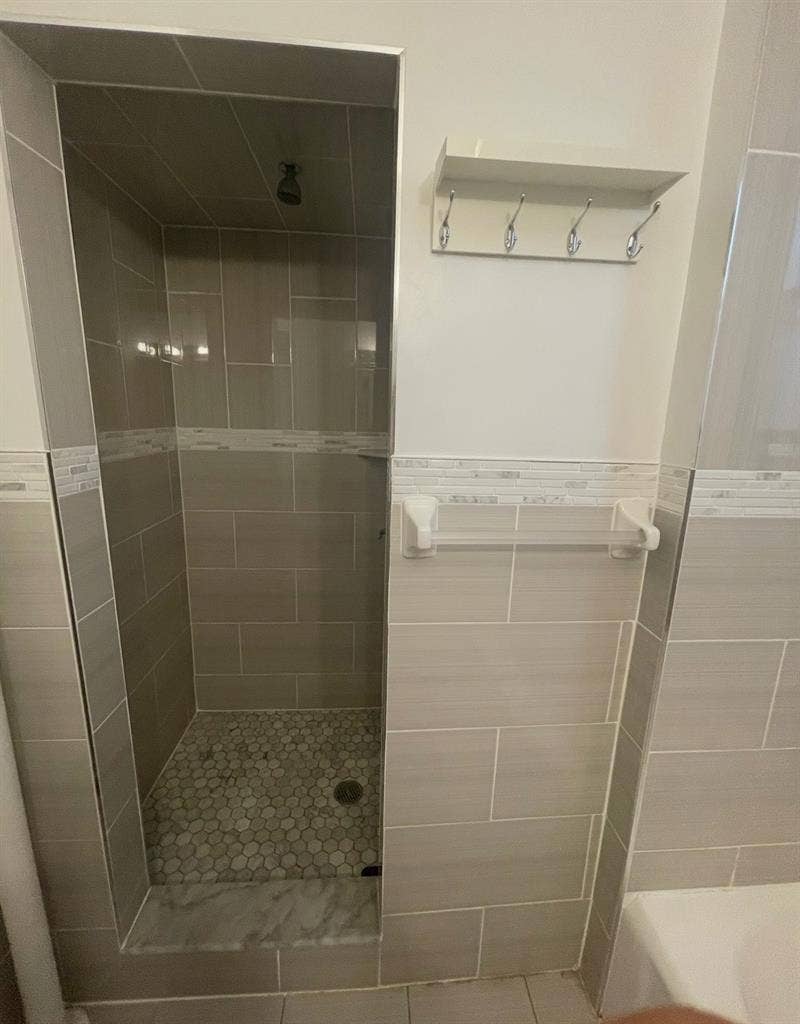 Bright Unfurnished King size room