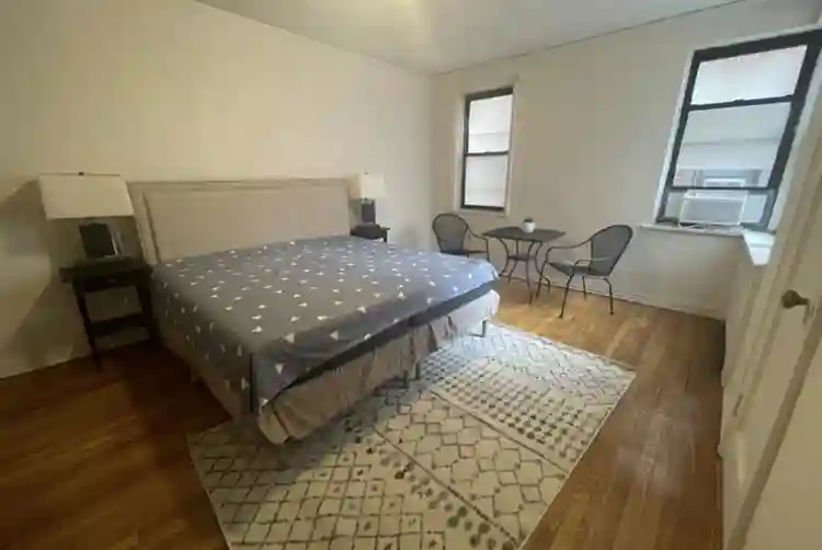 Bright Unfurnished King size room