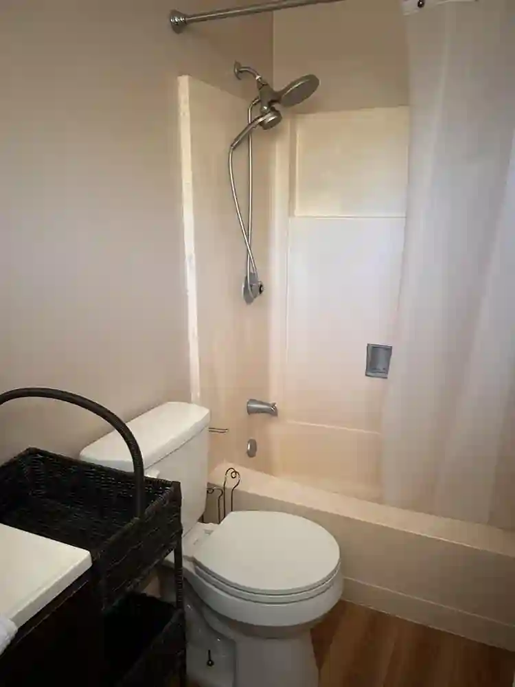 Master bedroom full bathroom