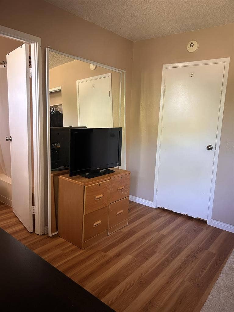 Master bedroom full bathroom