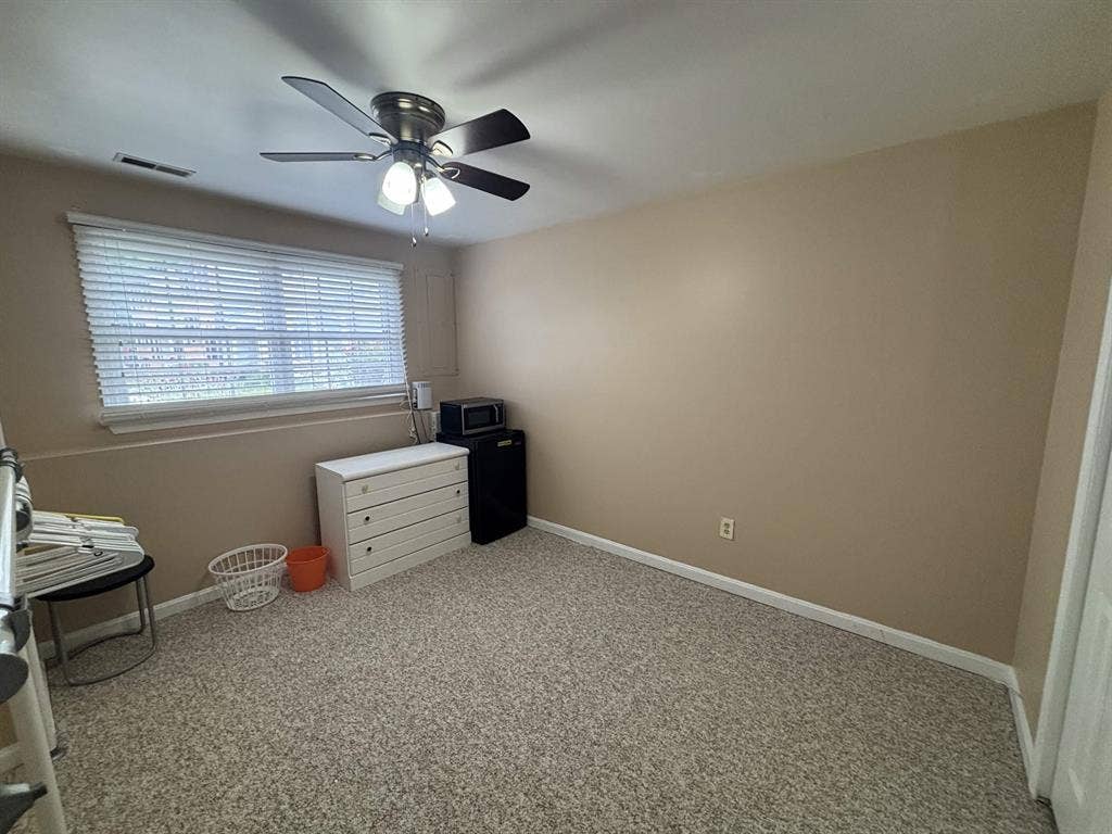 Private basement room in Townhouse