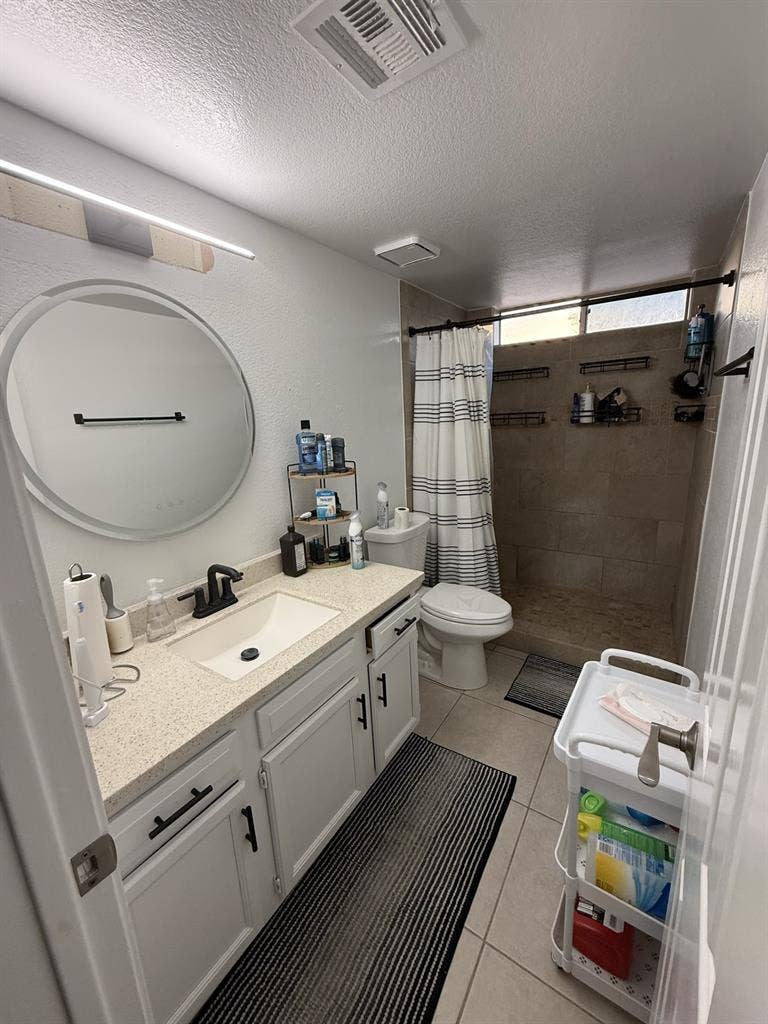 Room for rent - Gilbert & Warner