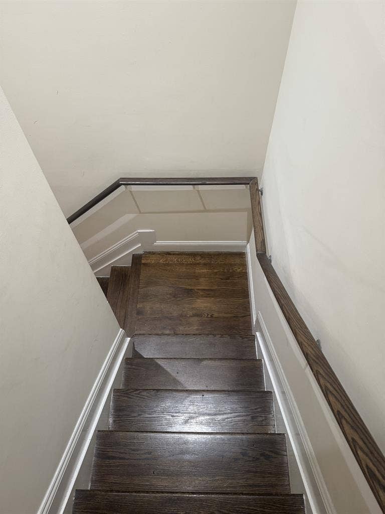4 BR Apt w/ Patio in Williamsburg