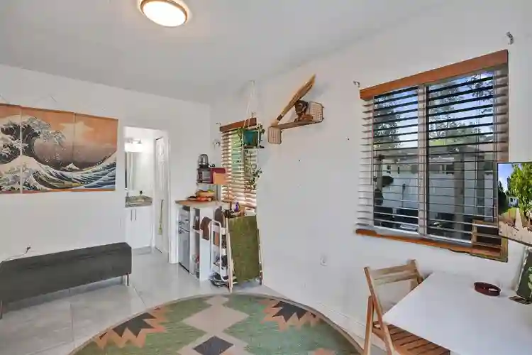 Spacious Room in North Miami Beach
