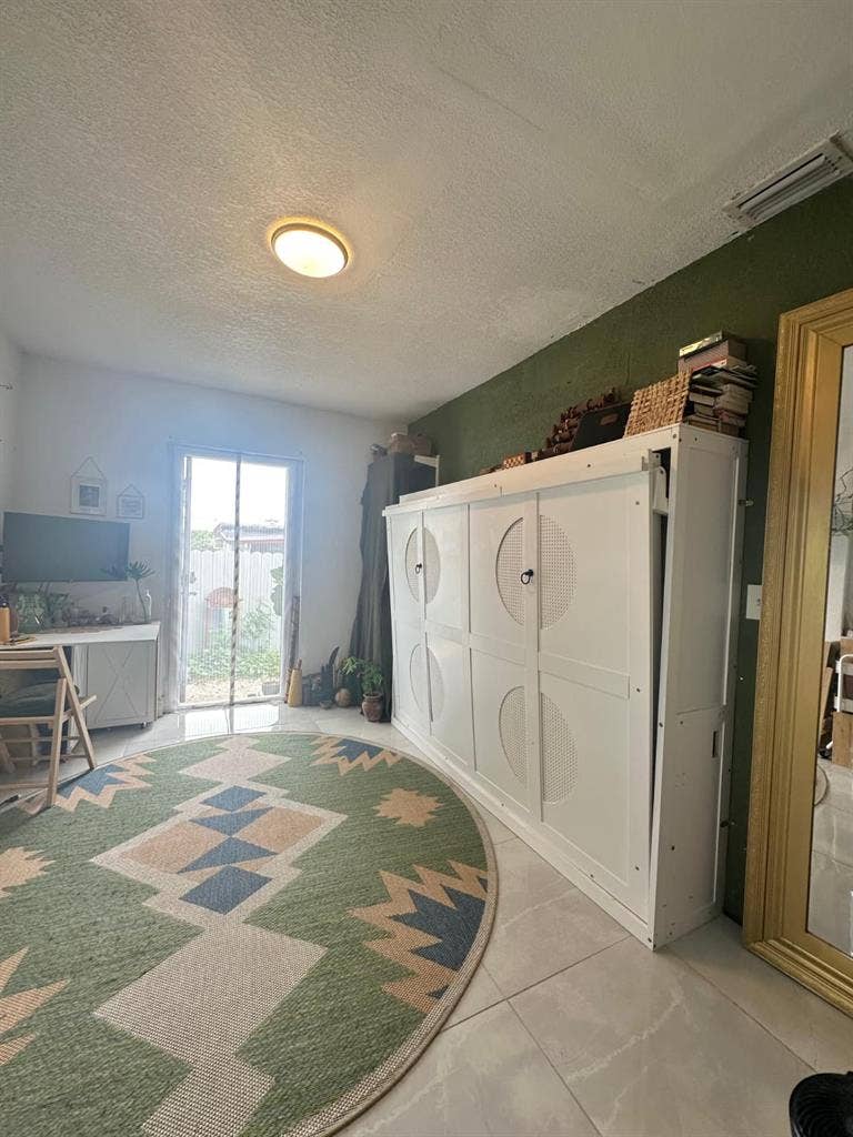 Room in home w/ private entrance