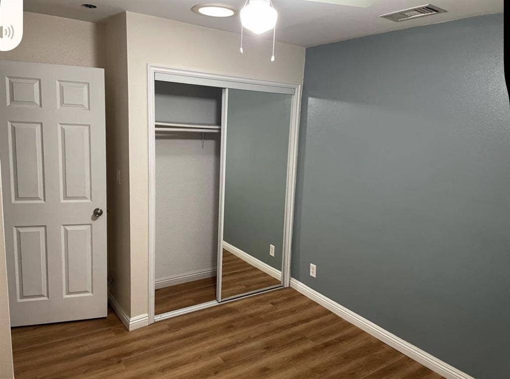 Looking for a female roommate