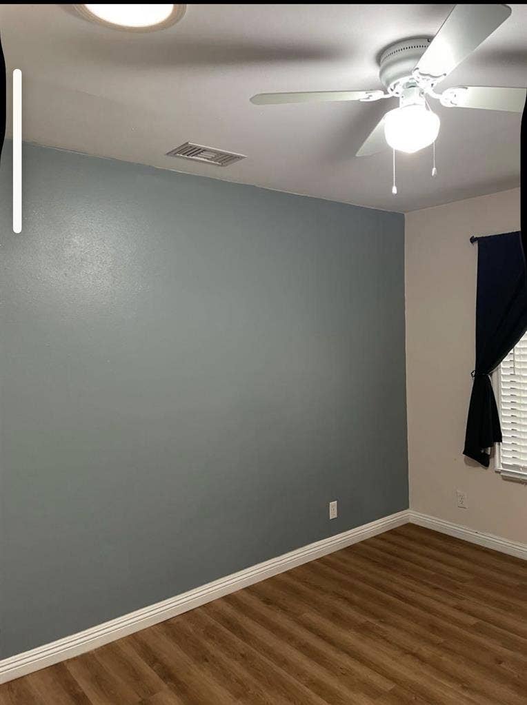 Looking for a female roommate