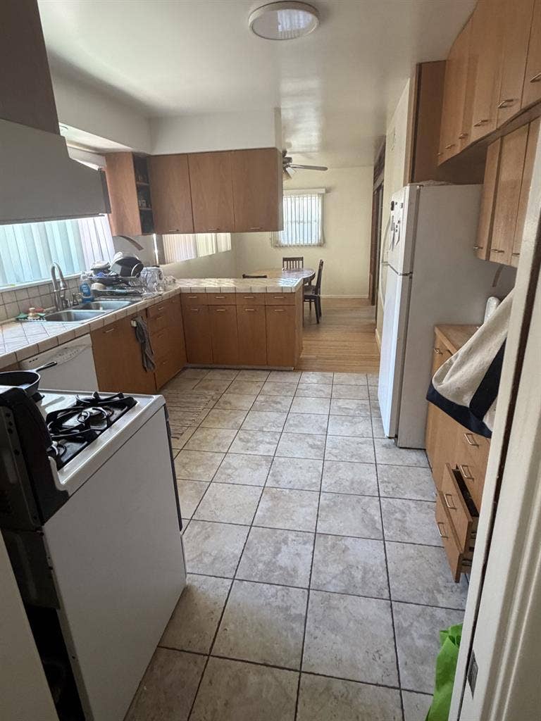 Roommate Needed in Sawtelle 7/1!!