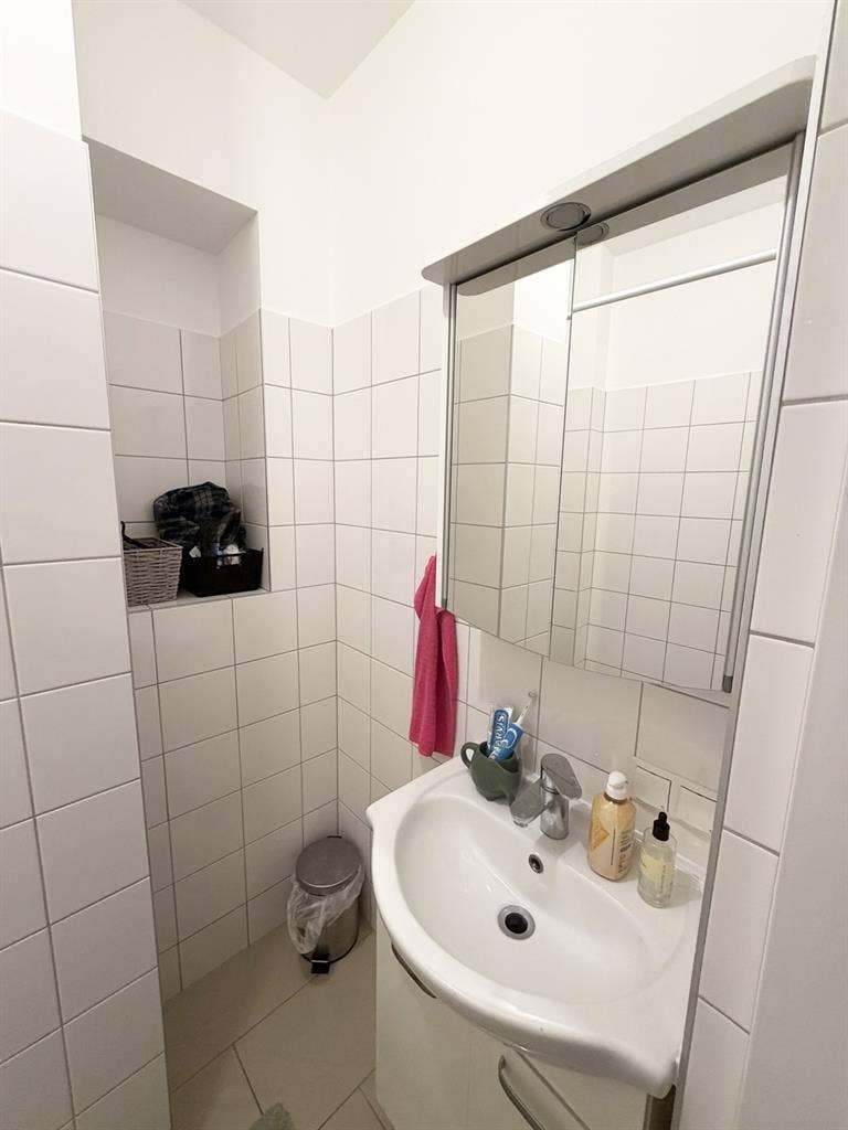 Room in a two bedroom flatshare