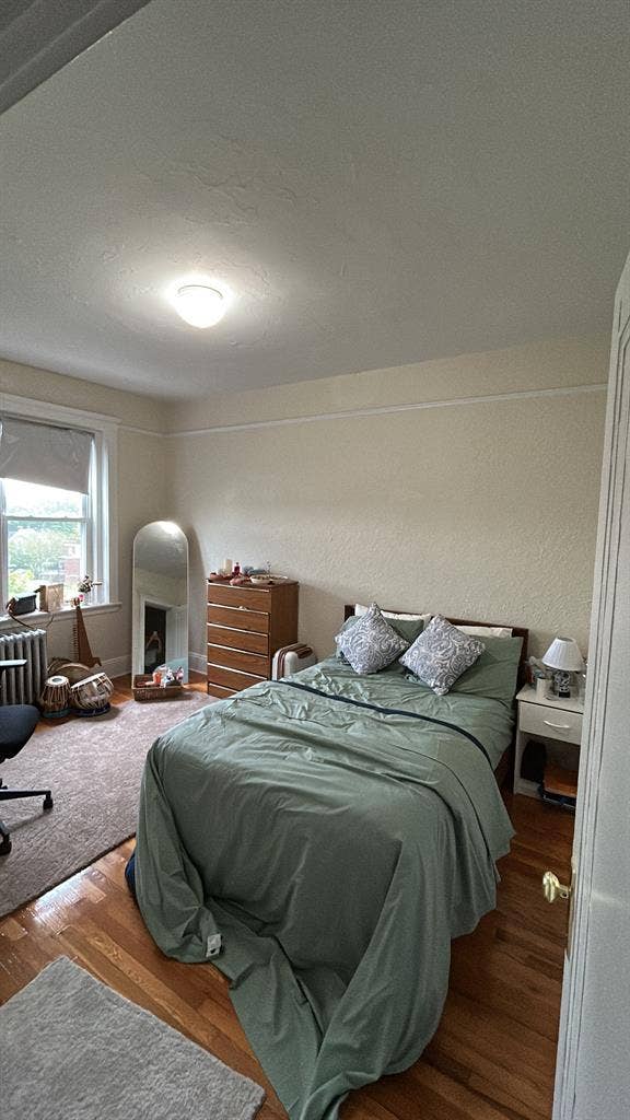 Room available 9/1