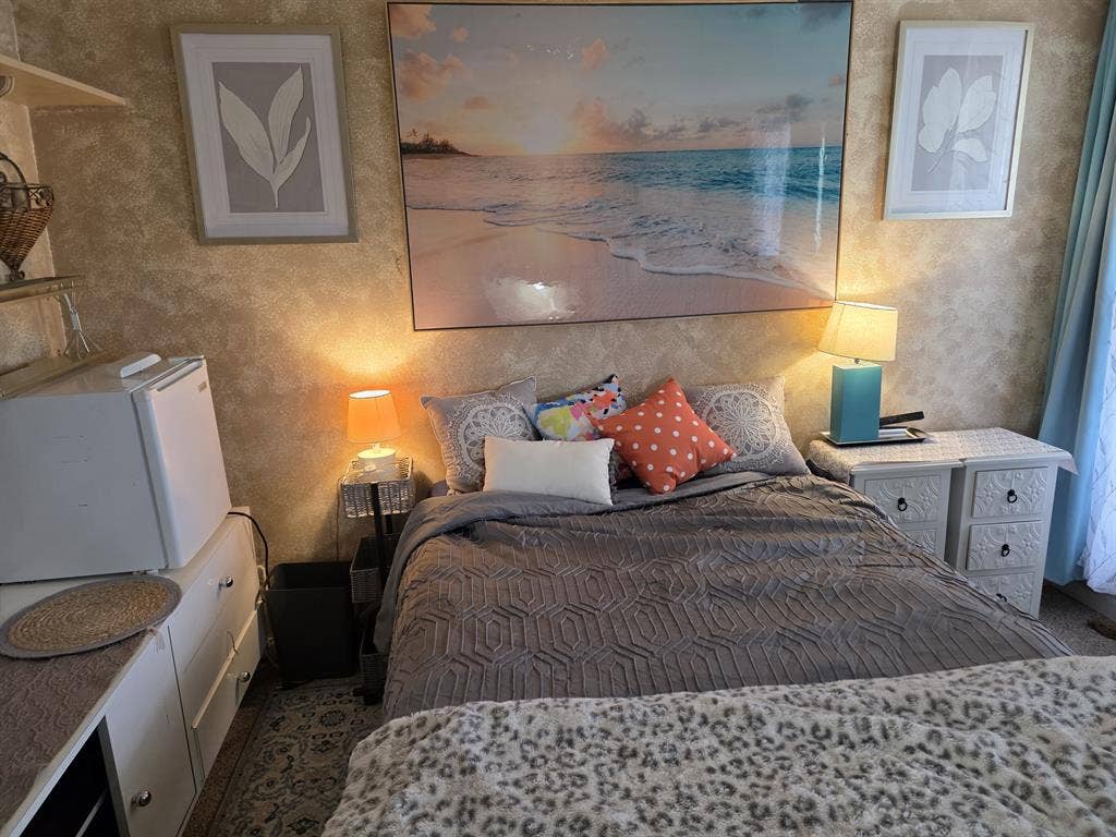 Private furn room. Util, fiber wifi