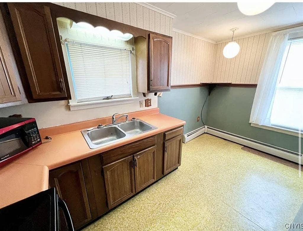 Room available near SUNY Oswego