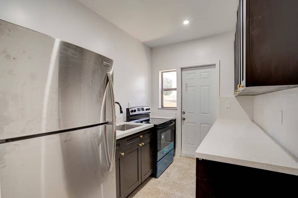Private Bedroom in Miami, FL