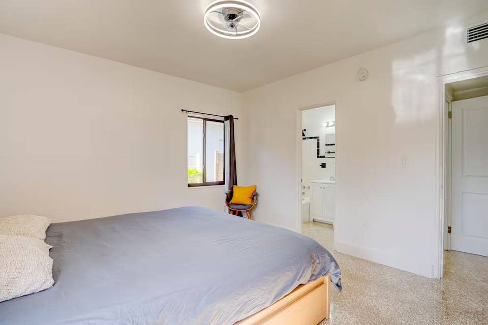 Private Bedroom in Miami, FL