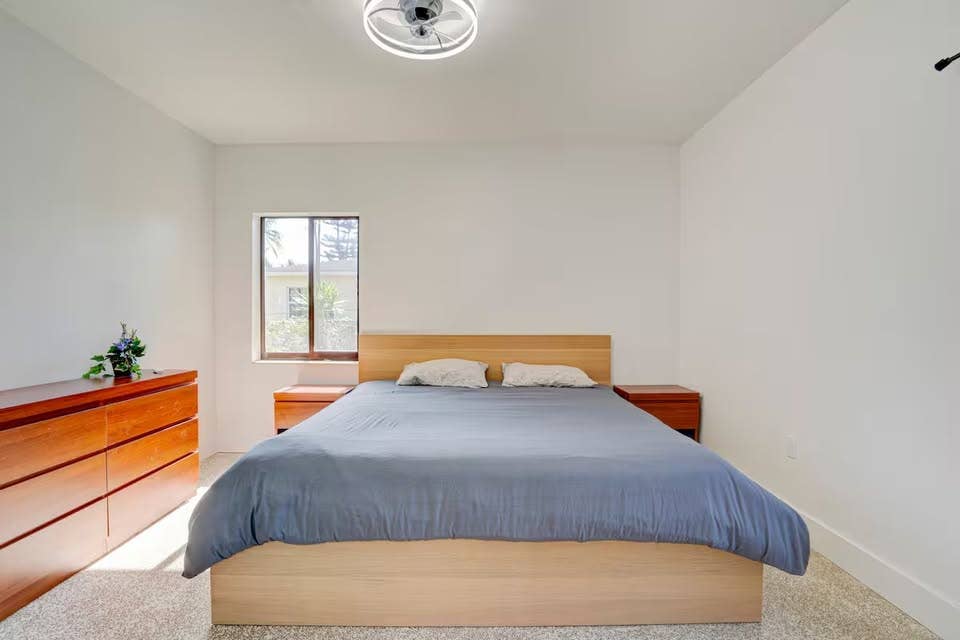 Private Bedroom in Miami, FL
