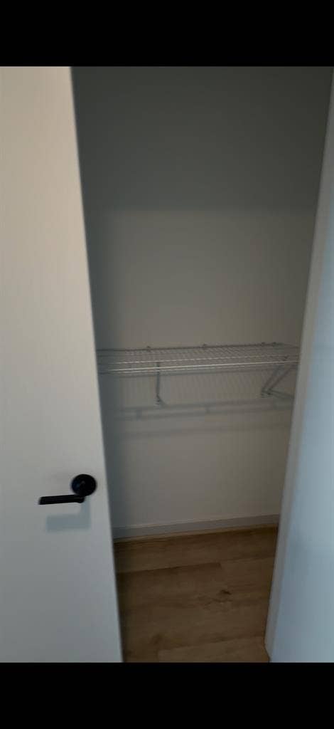 Apartment 5 Min Walk from Hill