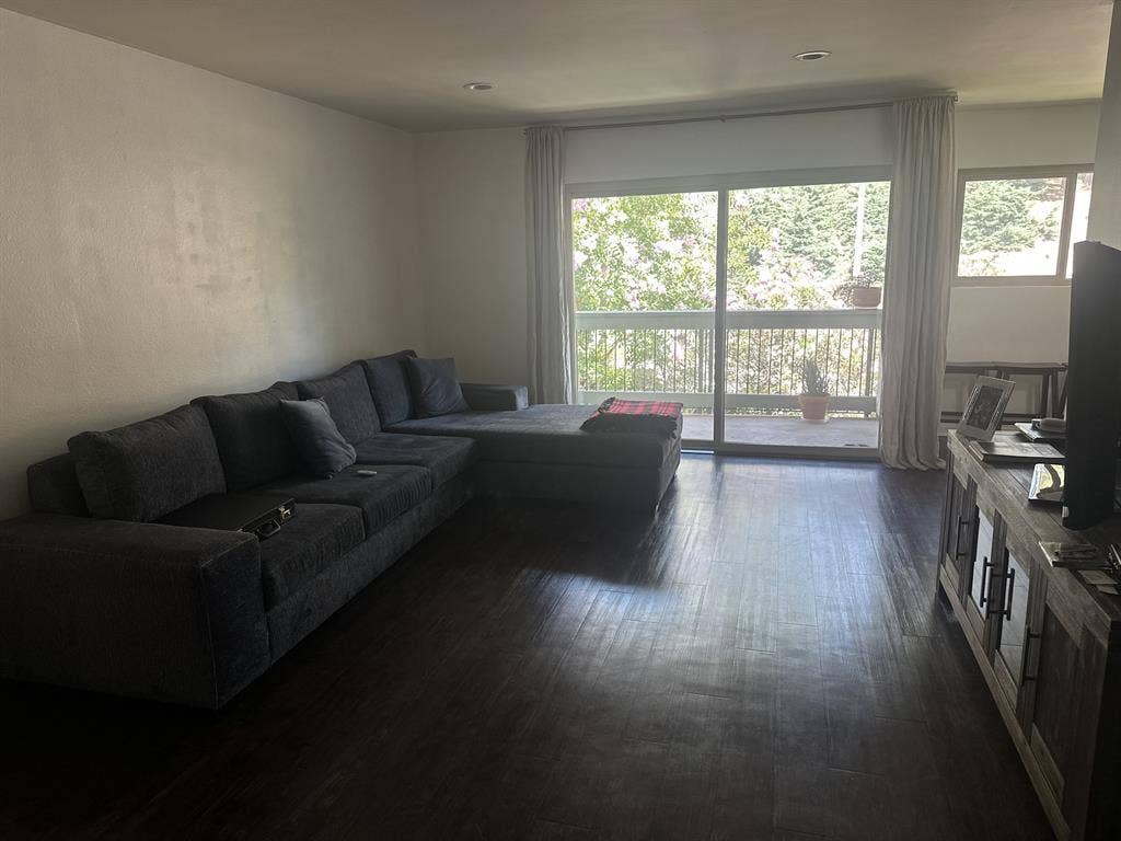 Nice and Private Room in Calabasas