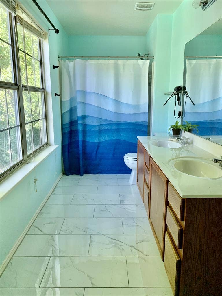 Massive Room w/ Private Bath✨